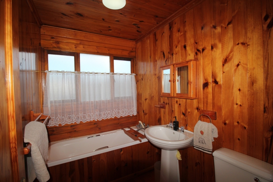 To Let 3 Bedroom Property for Rent in Kleinmond Western Cape